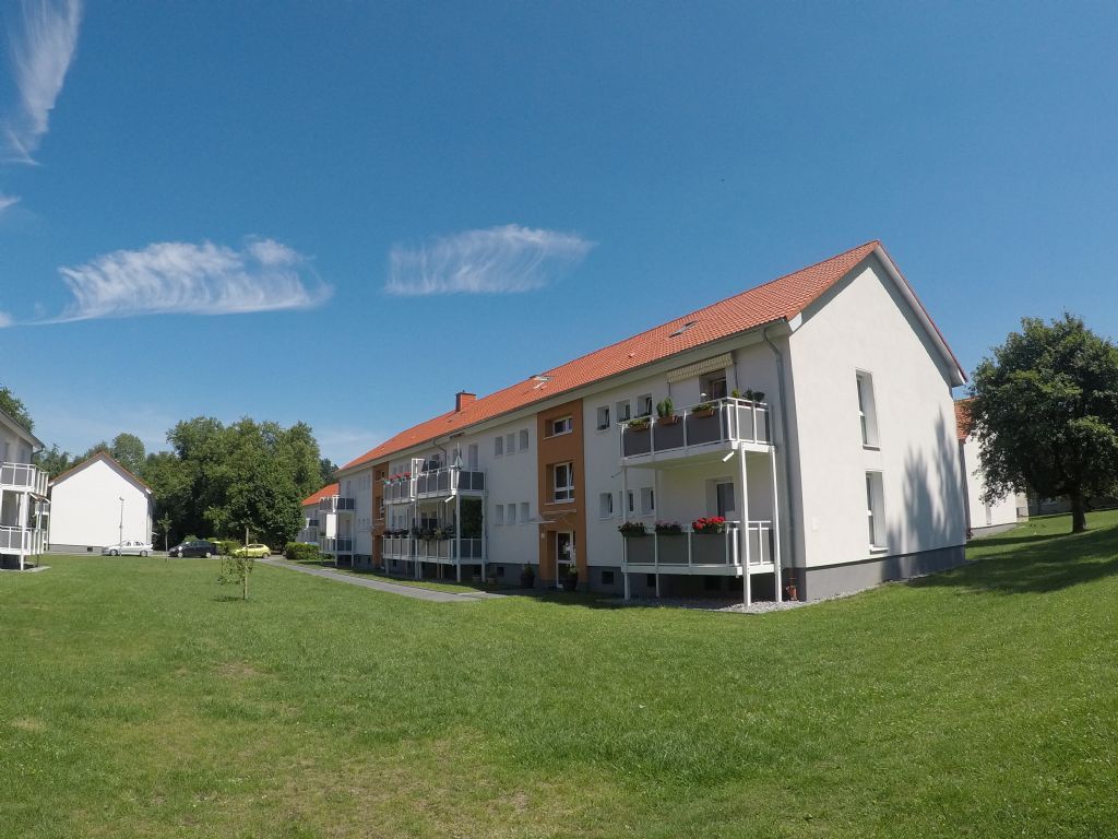 Schöne komplett renovierte Wohnung in frisch saniertem Haus!, 45141 Essen, Erdgeschosswohnung